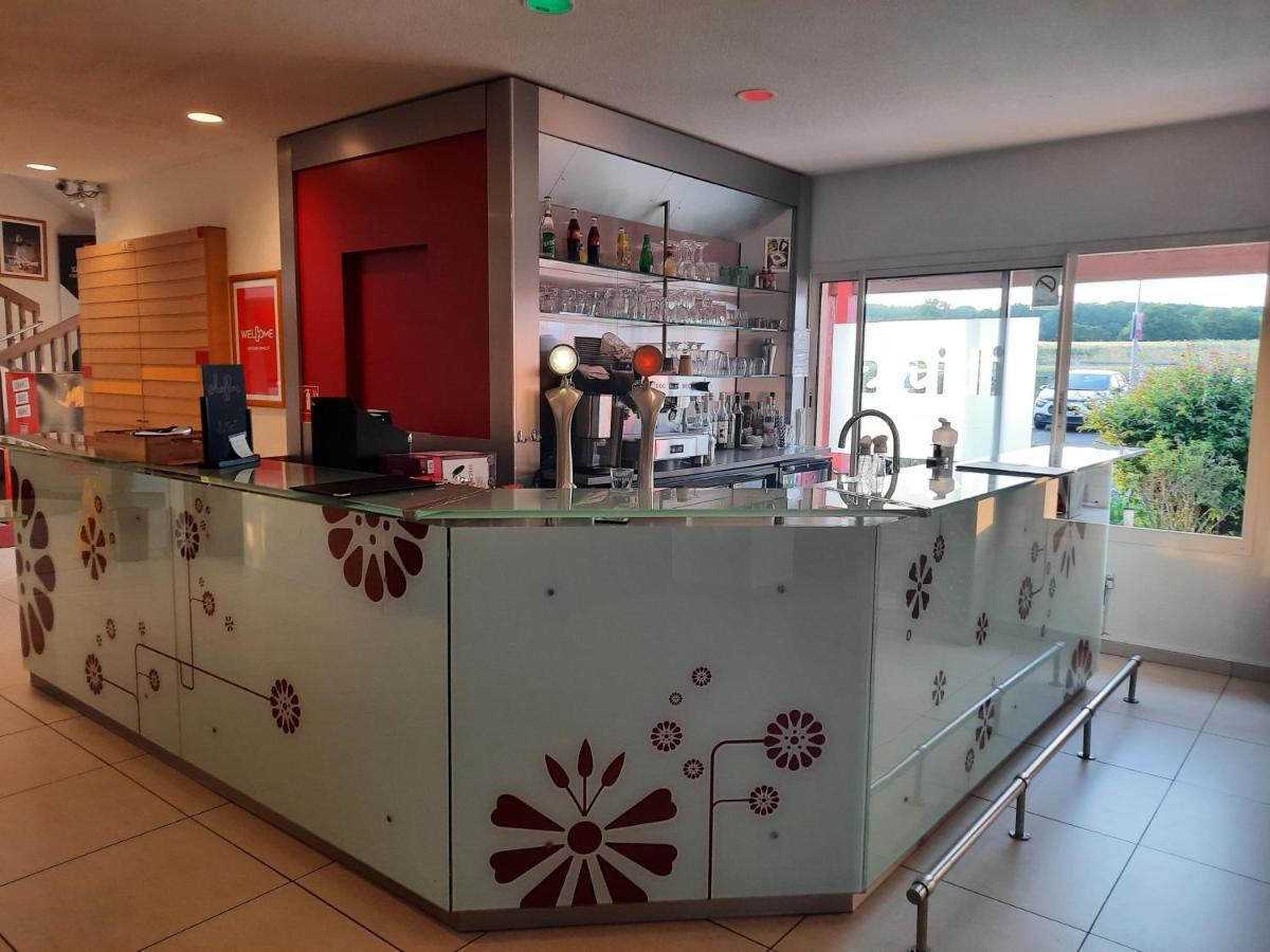 Ibis Avallon Magny  Εξωτερικό φωτογραφία
