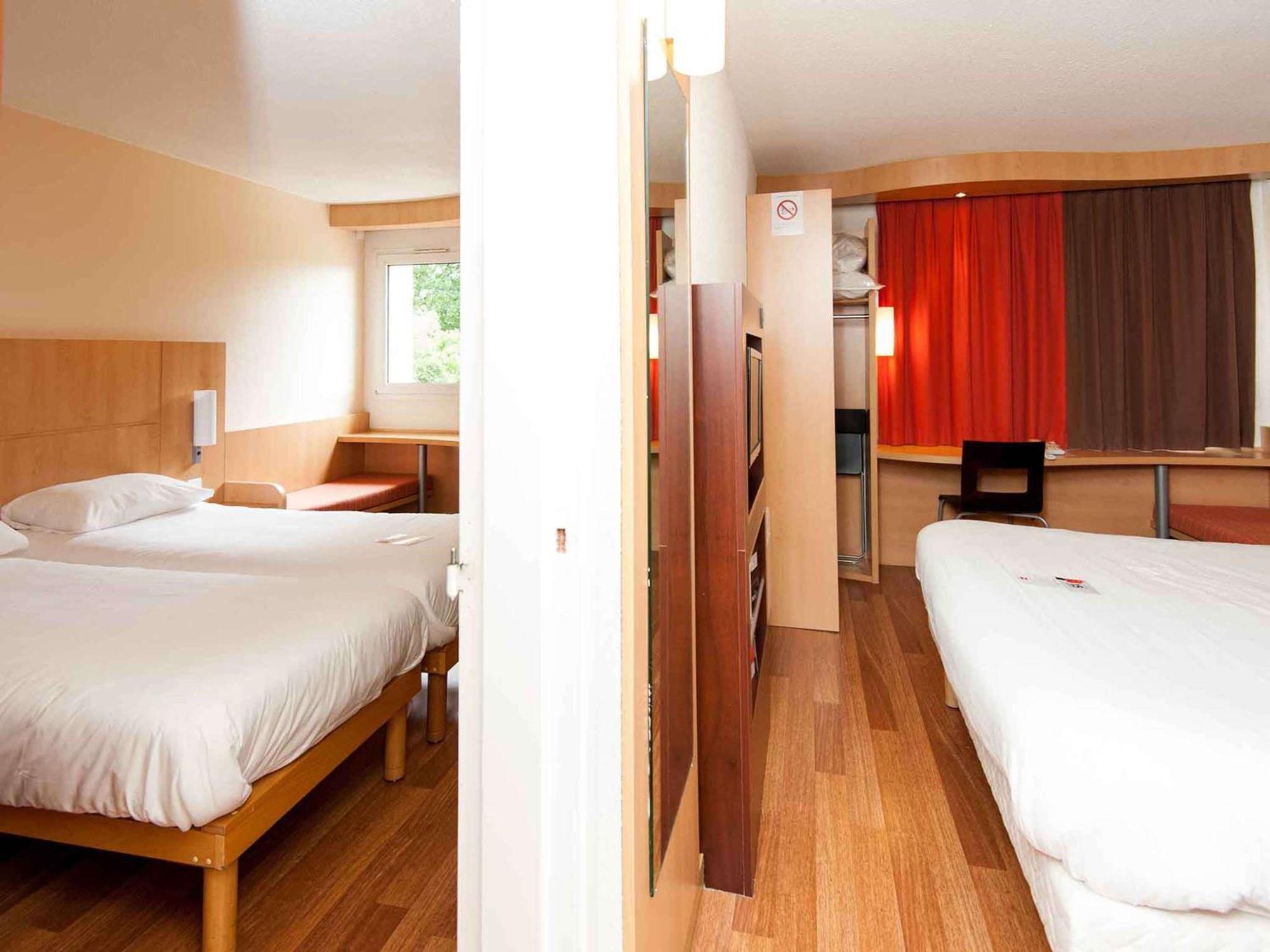 Ibis Avallon Magny  Εξωτερικό φωτογραφία
