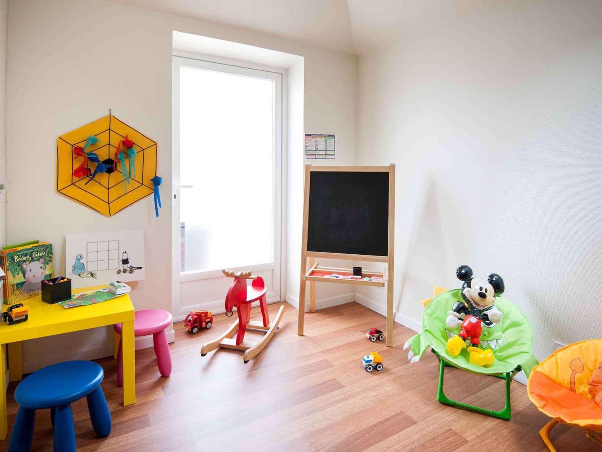 Ibis Avallon Magny  Εξωτερικό φωτογραφία